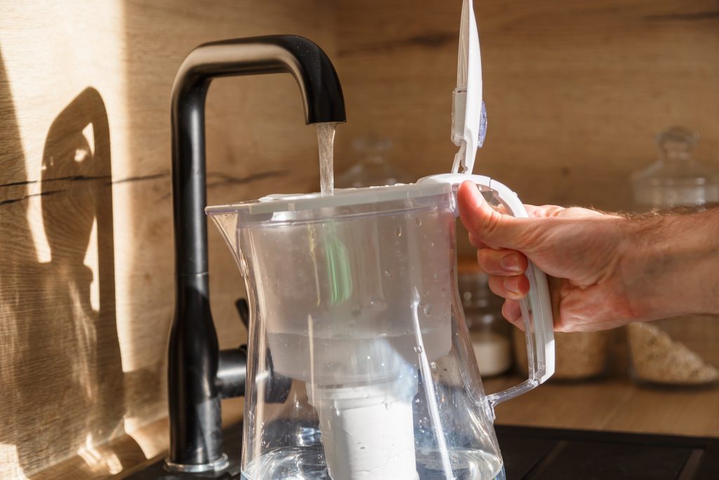 water filter jug in kitchen sink filling up 2022 12 16 21 39 58 utc