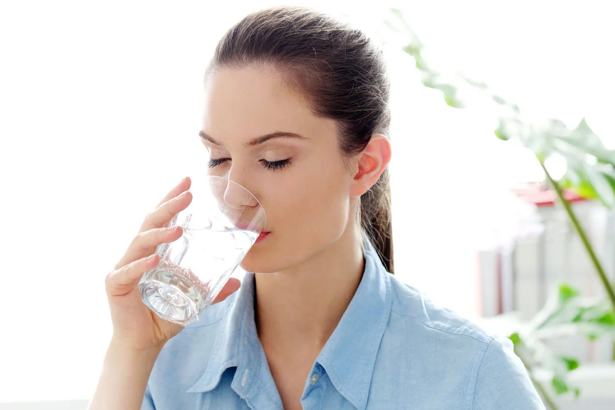 El papel de las fuentes y dispensadores de agua filtrada en la prevención de enfermedades