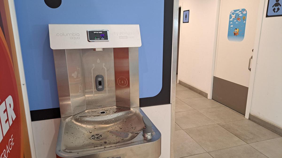 Fuentes de agua para disminuir el uso de botellas
