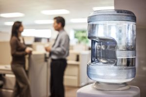 La importancia de los dispensadores de agua filtrada